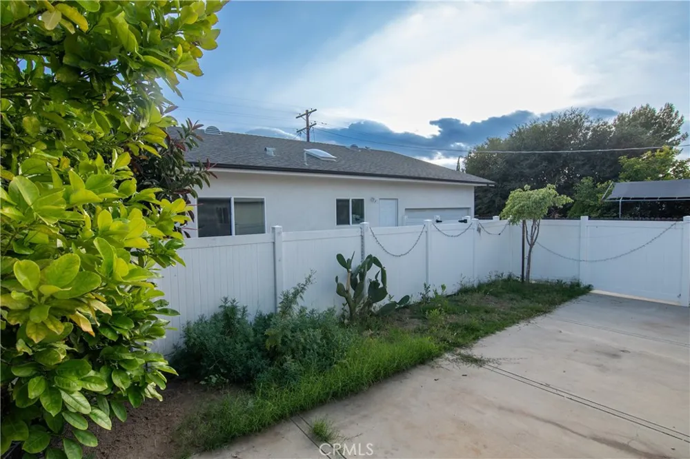 10359 Telfair Pacoima, CA 91331