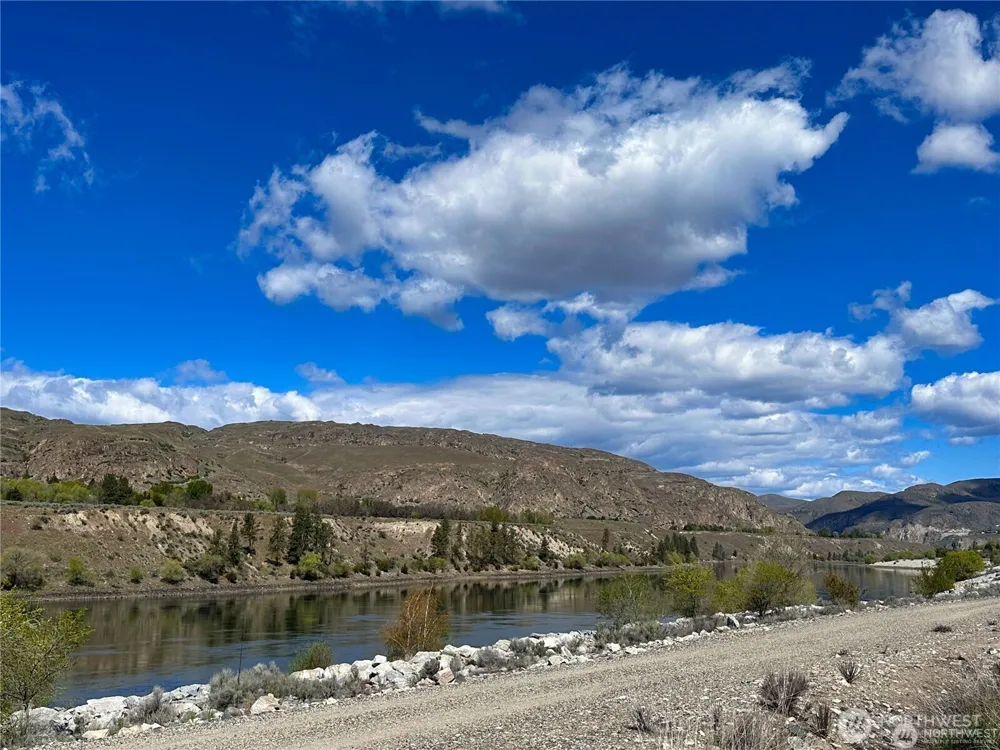 1113 River Drive Coulee Dam, WA 99116