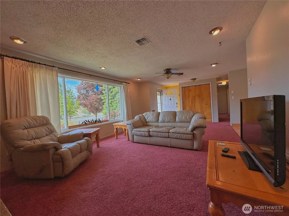 1113 River Drive Coulee Dam, WA 99116