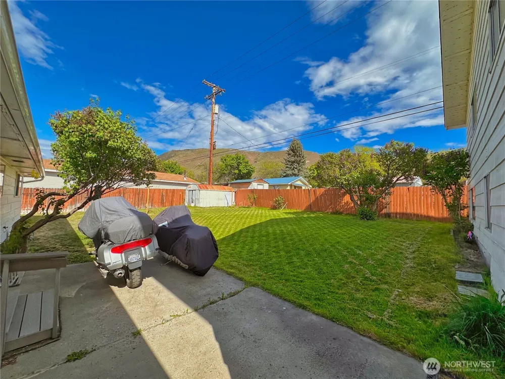 1113 River Drive Coulee Dam, WA 99116