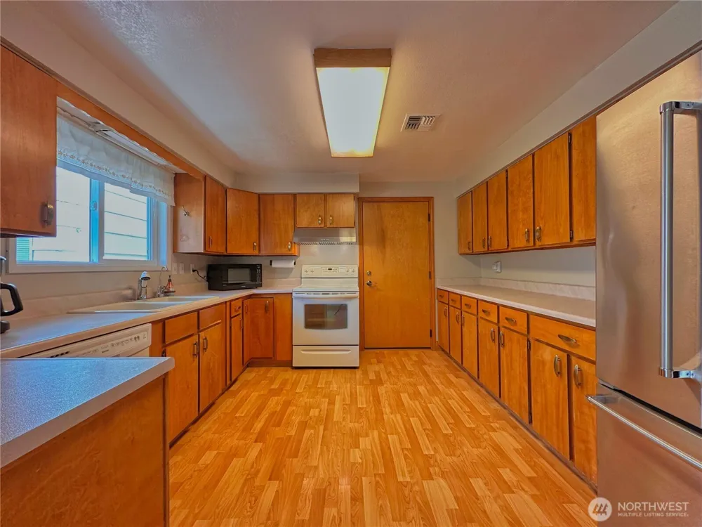 1113 River Drive Coulee Dam, WA 99116