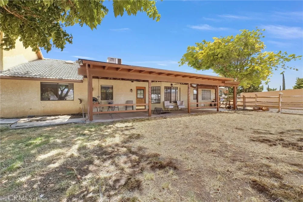 7854 Oak hills Rd Oak Hills, CA 92344