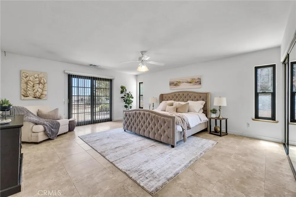 7854 Oak hills Rd Oak Hills, CA 92344