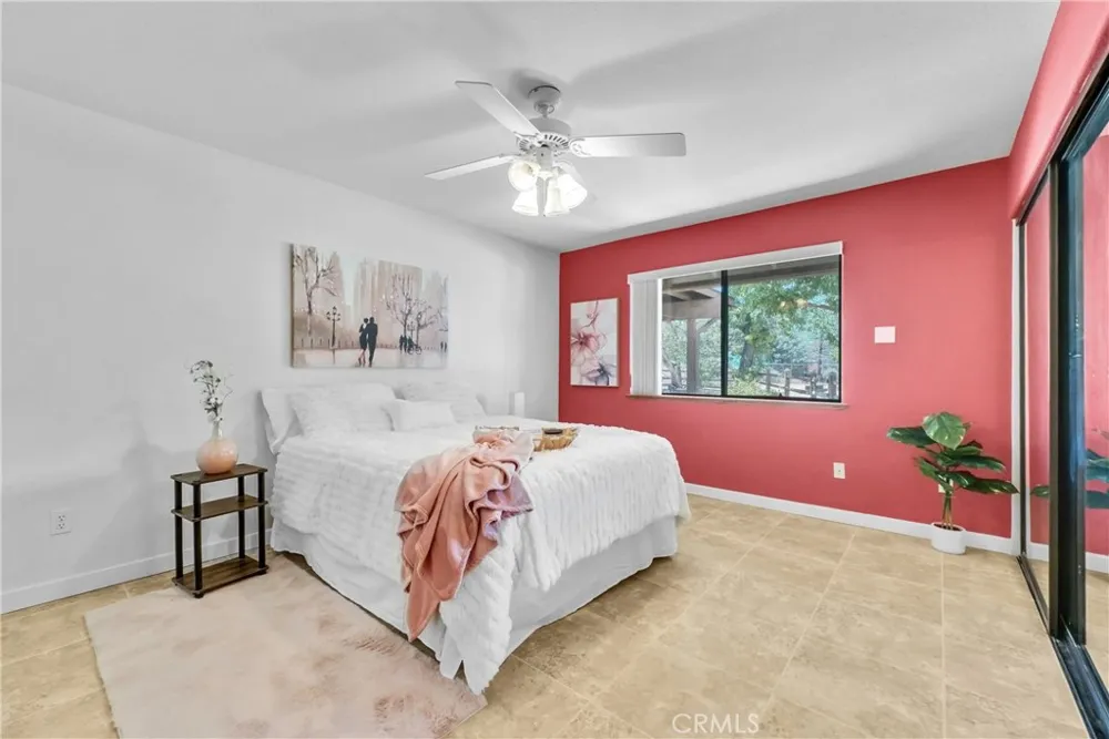 7854 Oak hills Rd Oak Hills, CA 92344