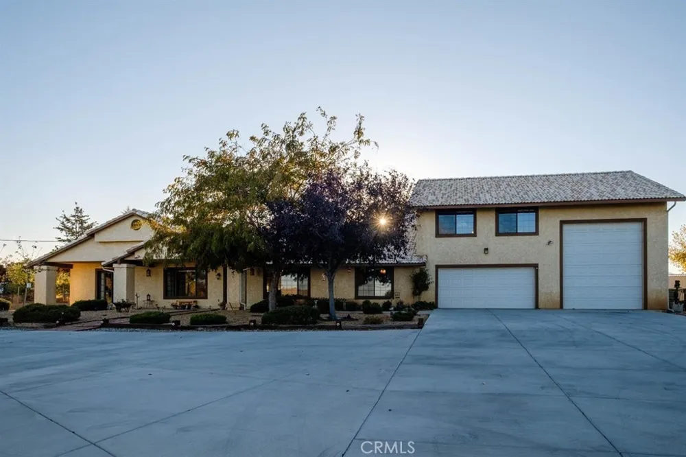 7854 Oak hills Rd Oak Hills, CA 92344