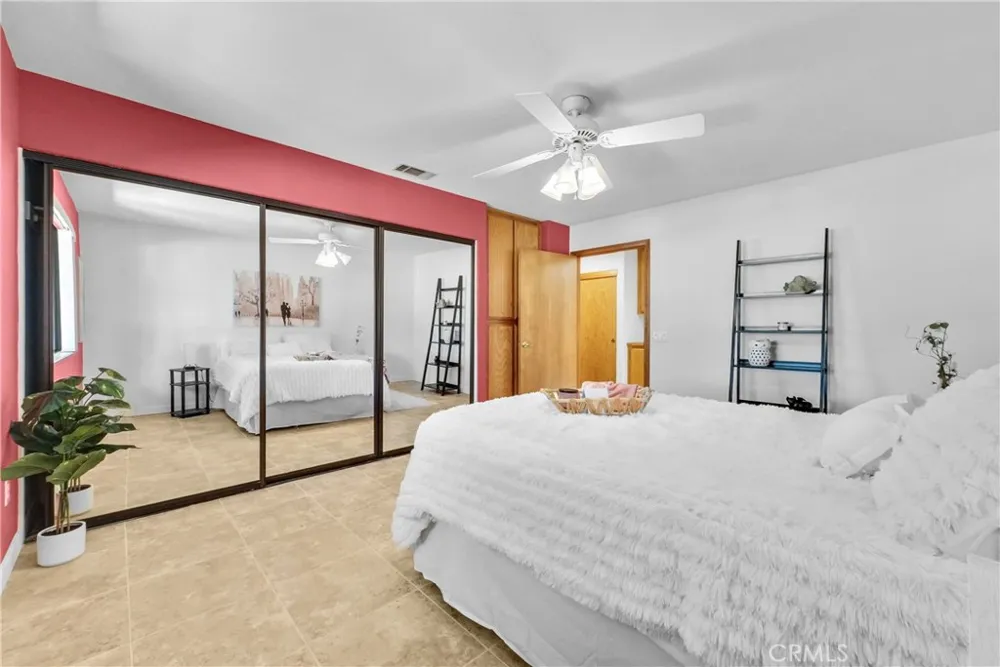 7854 Oak hills Rd Oak Hills, CA 92344