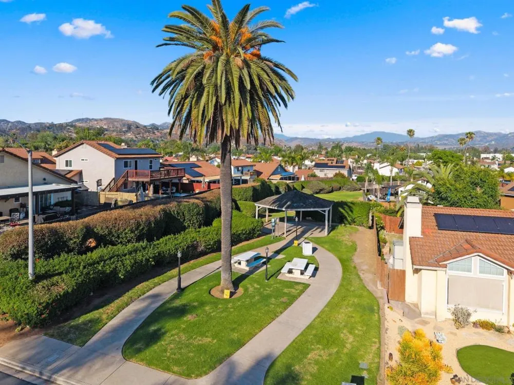 10253 Paseo Park Lakeside, CA 92040