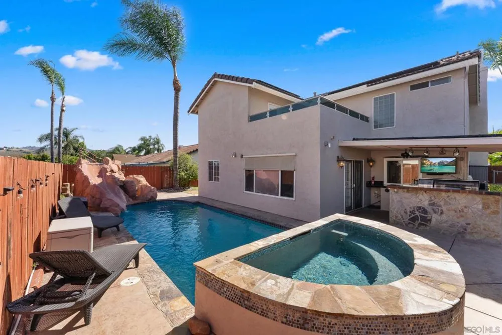 10253 Paseo Park Lakeside, CA 92040