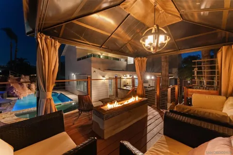 10253 Paseo Park