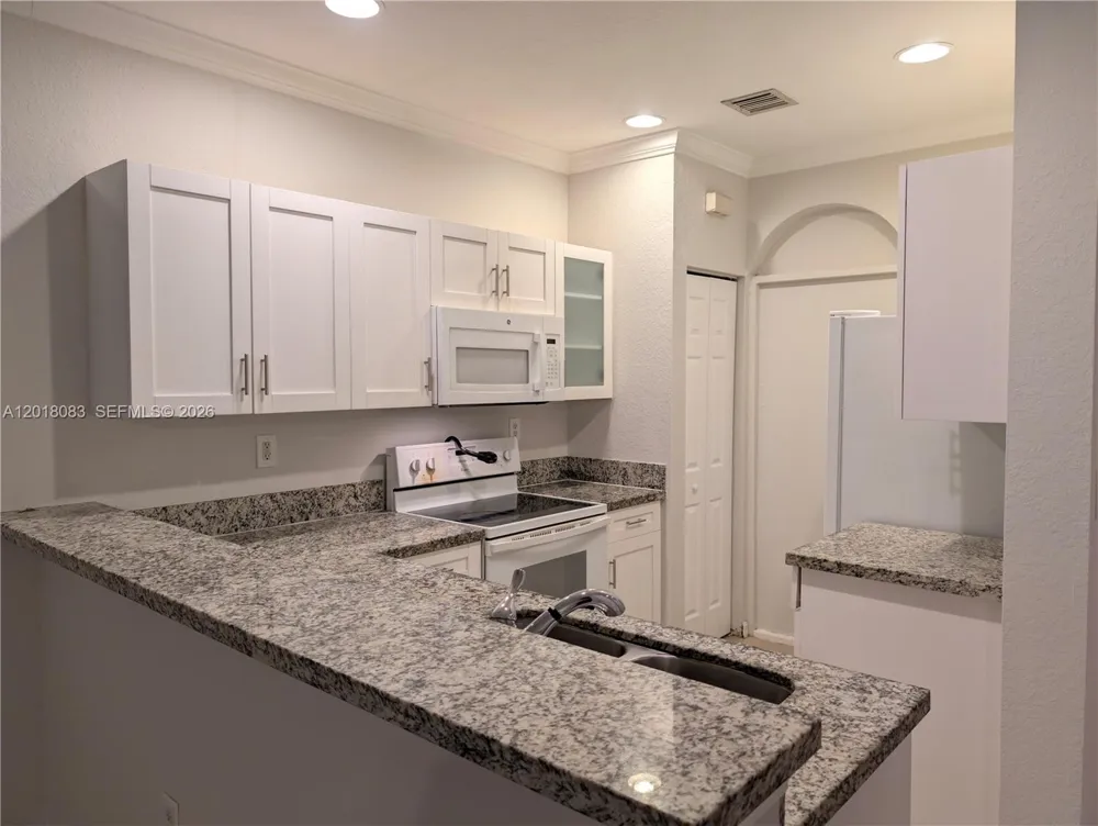 6009 SW 19th St #6009 North Lauderdale, FL 33068