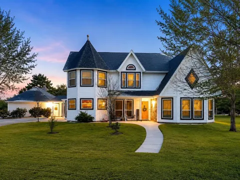 1022 Pearl Lane