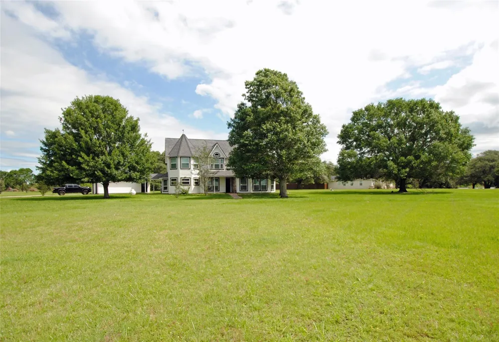 1022 Pearl Lane Eagle Lake, TX 77434