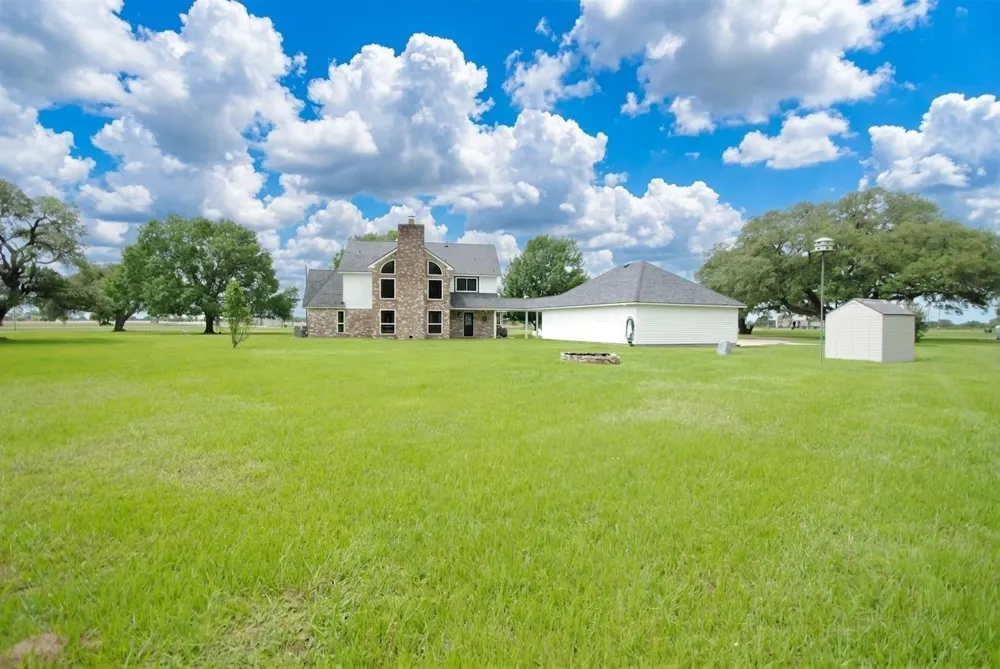 1022 Pearl Lane Eagle Lake, TX 77434