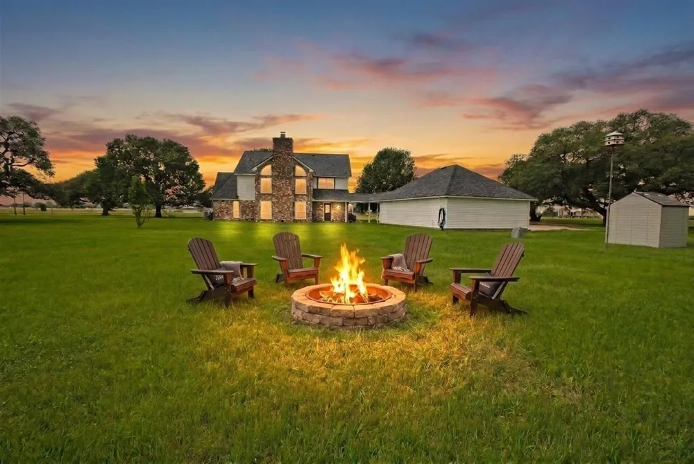 1022 Pearl Lane Eagle Lake, TX 77434