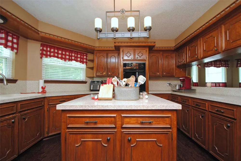 1022 Pearl Lane Eagle Lake, TX 77434