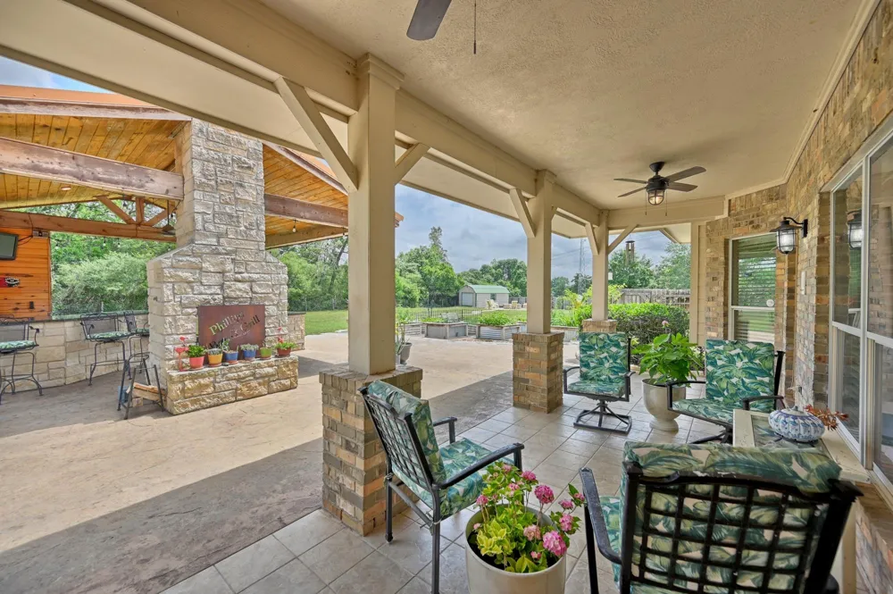 5960 Highway 36 Highway Bellville, TX 77418