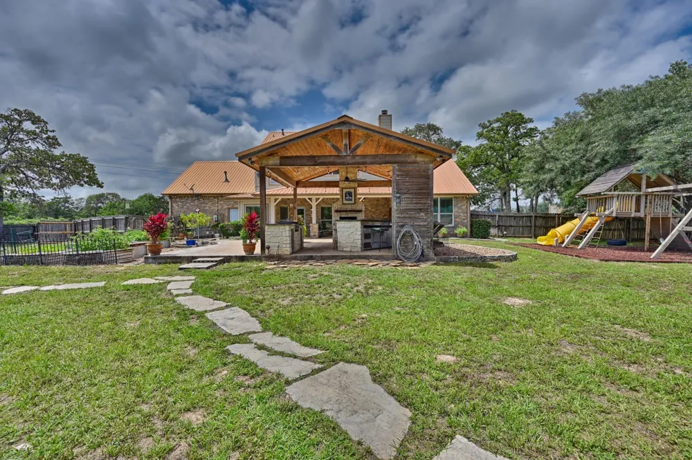 5960 Highway 36 Highway Bellville, TX 77418