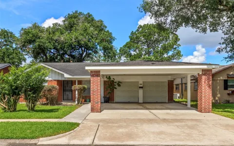 1806 Burke Road