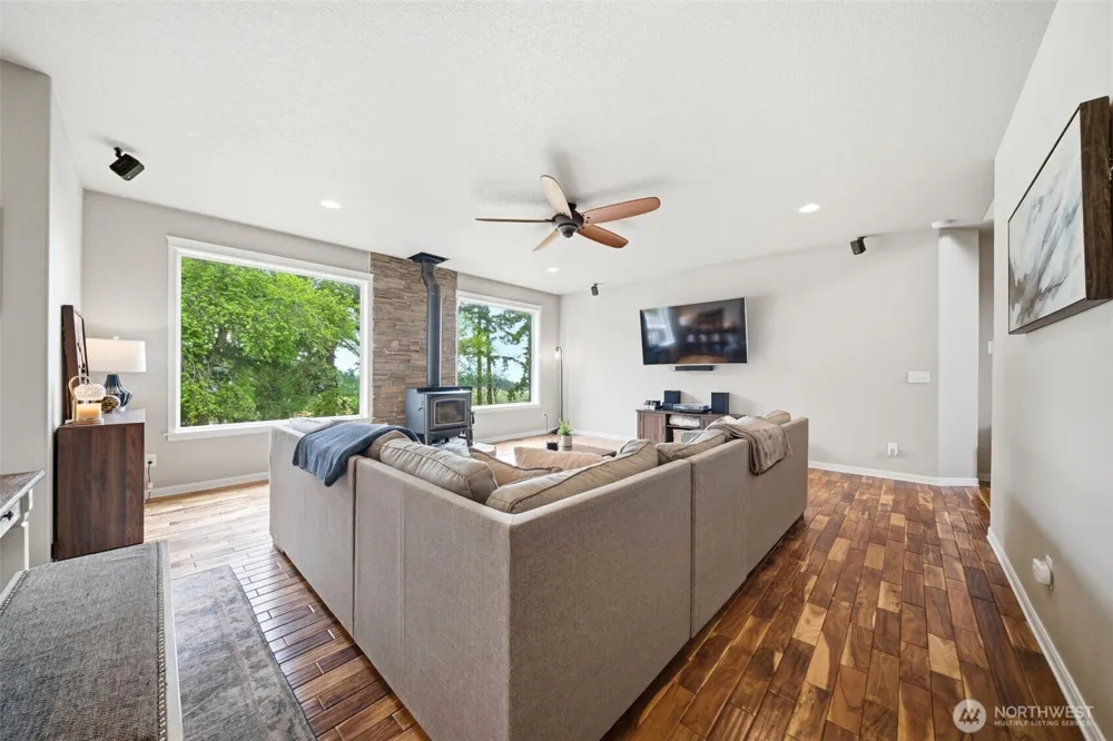 123 Blackjack Drive Kalama, WA 98625