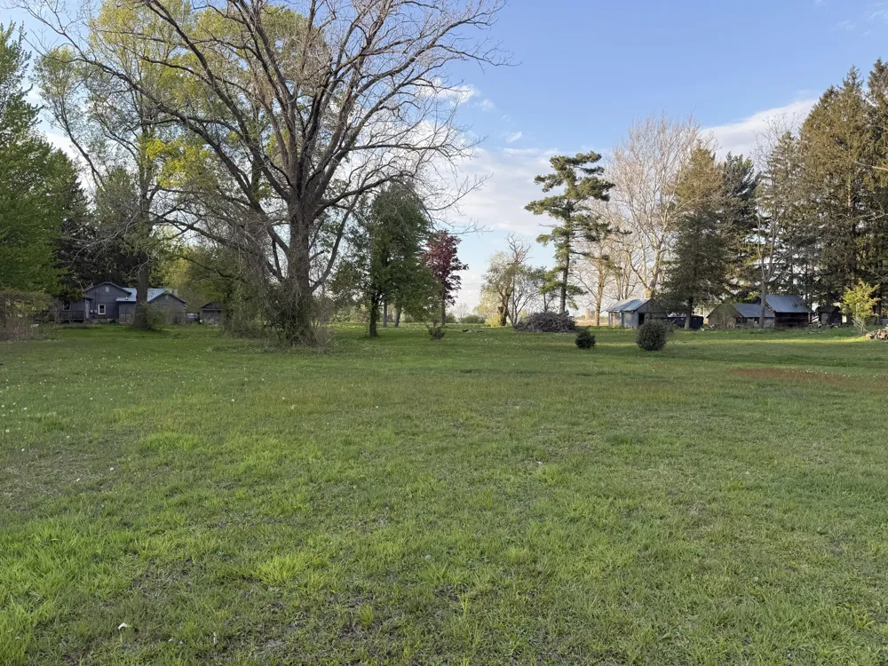 6034 136th Avenue Saugatuck, MI 49453