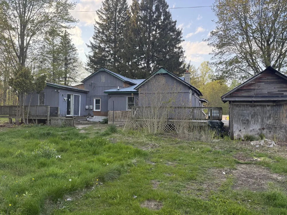 6034 136th Avenue Saugatuck, MI 49453