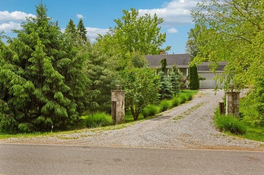 6460 E Galien Buchanan Road Bertrand Township, MI 49107