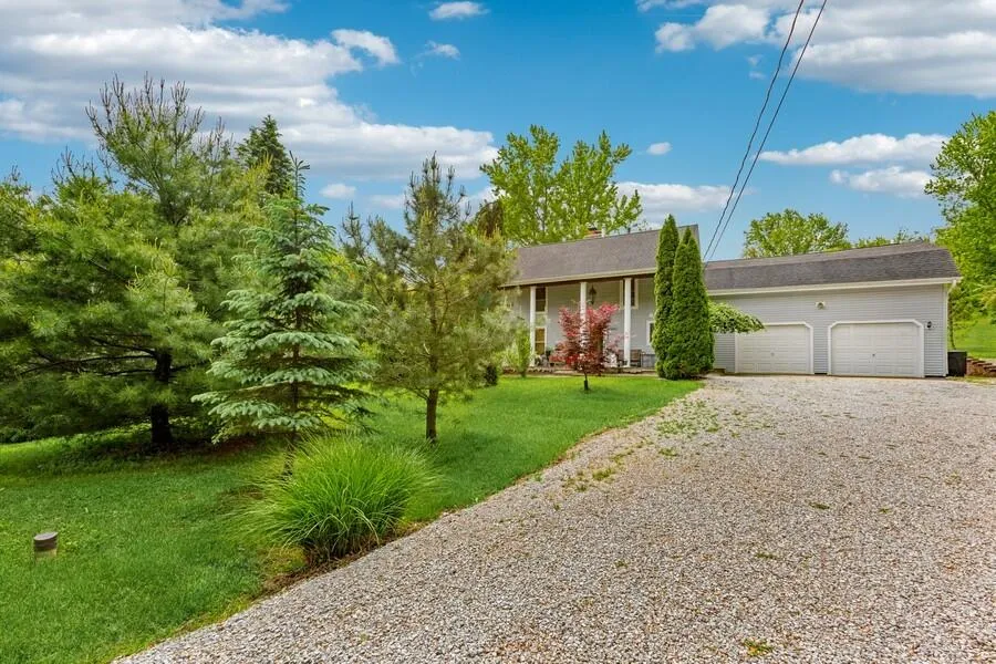 6460 E Galien Buchanan Road Bertrand Township, MI 49107