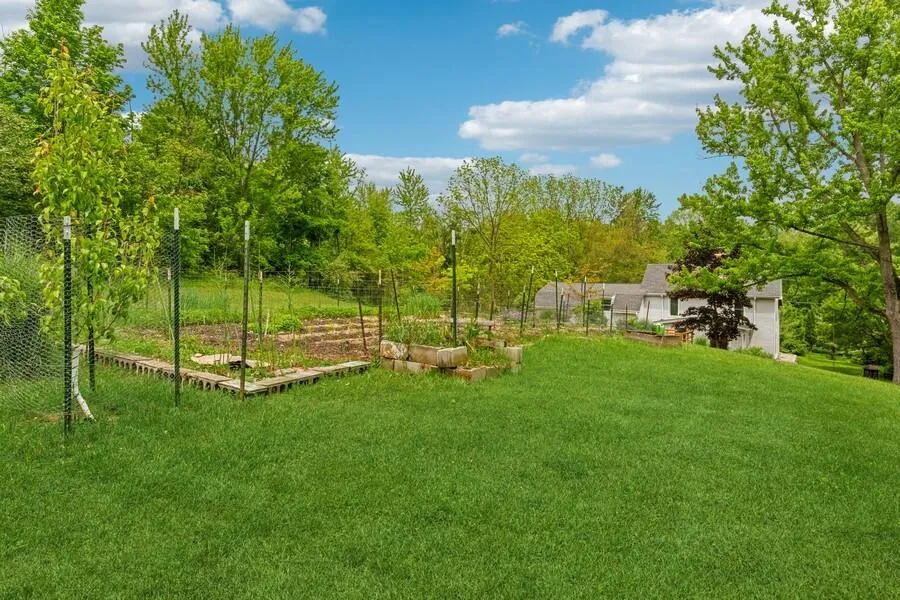 6460 E Galien Buchanan Road Bertrand Township, MI 49107