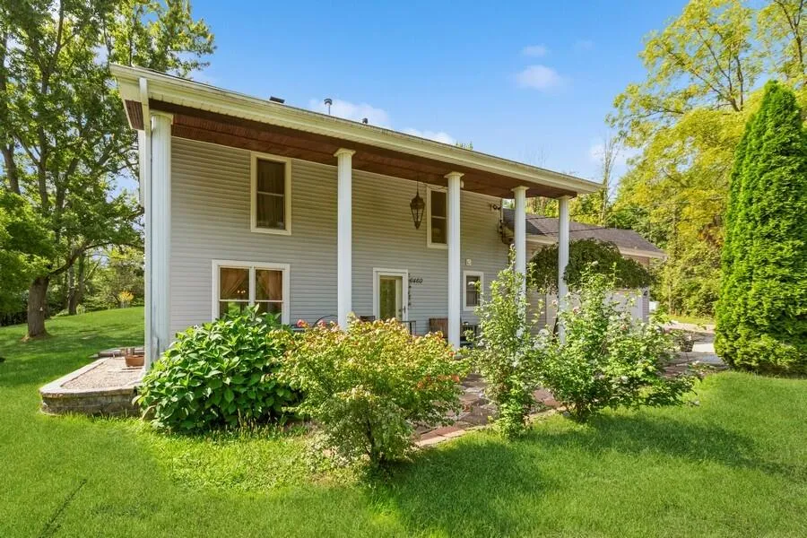 6460 E Galien Buchanan Road Bertrand Township, MI 49107