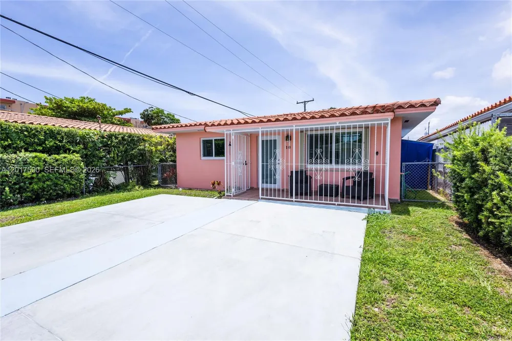10 NW 60th Ct Miami, FL 33126