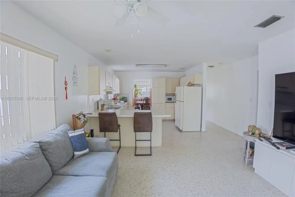 10 NW 60th Ct Miami, FL 33126