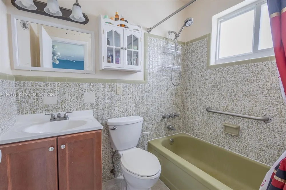 10 NW 60th Ct Miami, FL 33126