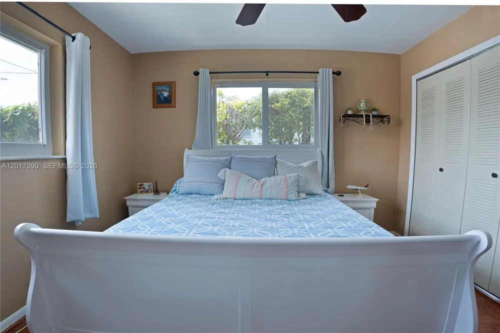 10 NW 60th Ct Miami, FL 33126