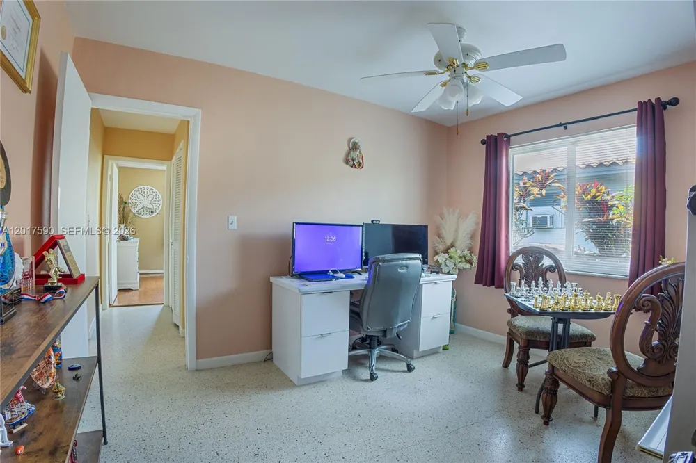10 NW 60th Ct Miami, FL 33126