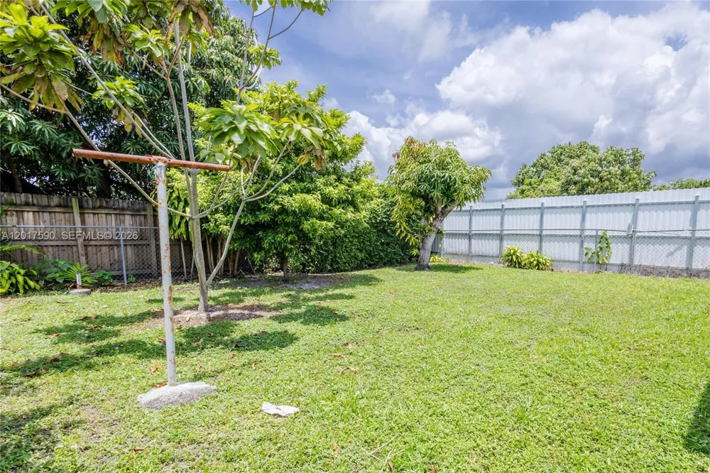 10 NW 60th Ct Miami, FL 33126