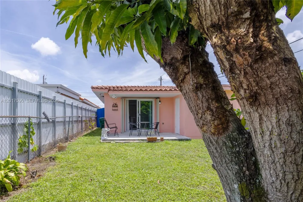 10 NW 60th Ct Miami, FL 33126