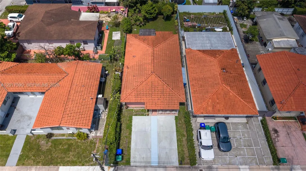 10 NW 60th Ct Miami, FL 33126