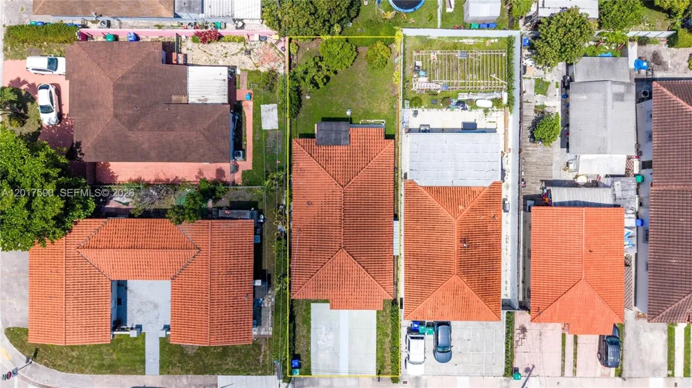10 NW 60th Ct Miami, FL 33126