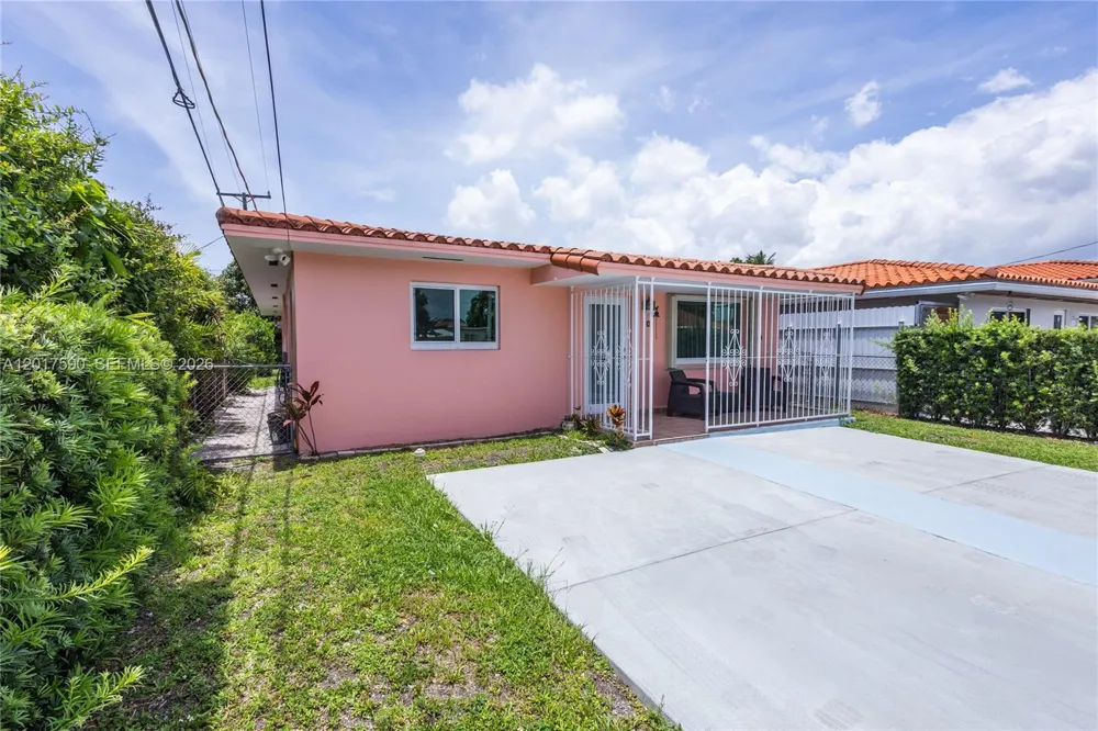 10 NW 60th Ct Miami, FL 33126