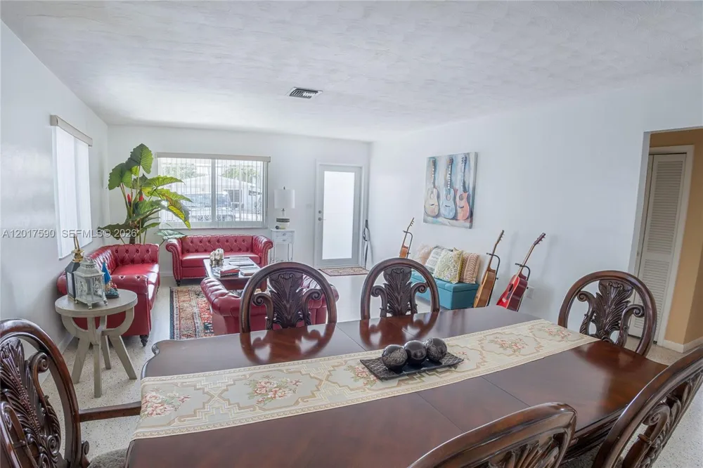 10 NW 60th Ct Miami, FL 33126