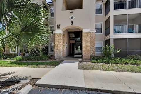 940 Village Trail #3-201