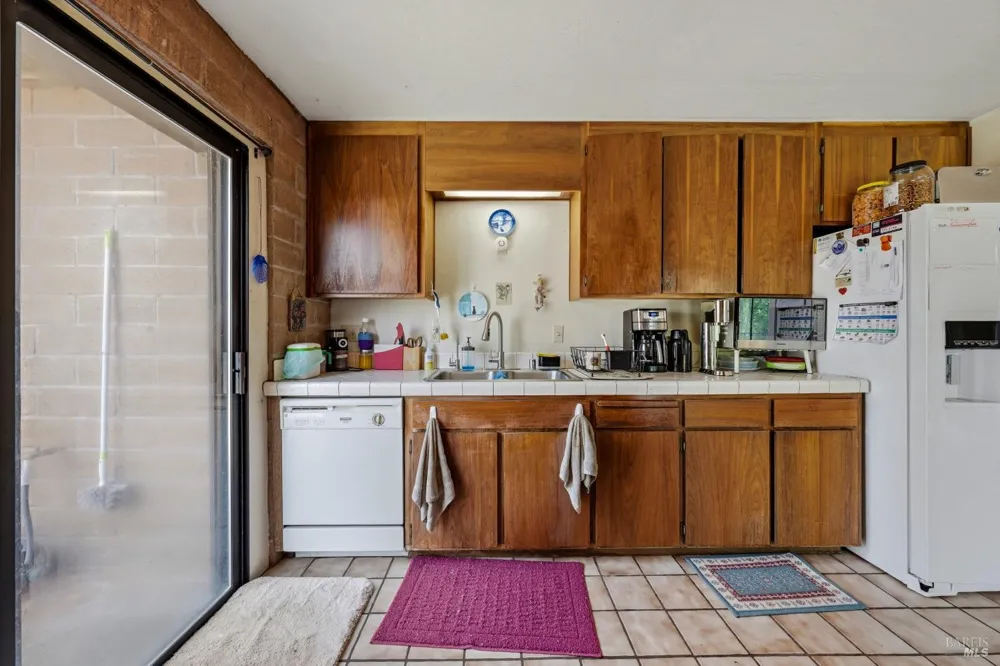5290 Lake Boulevard Lower Lake, CA 95457