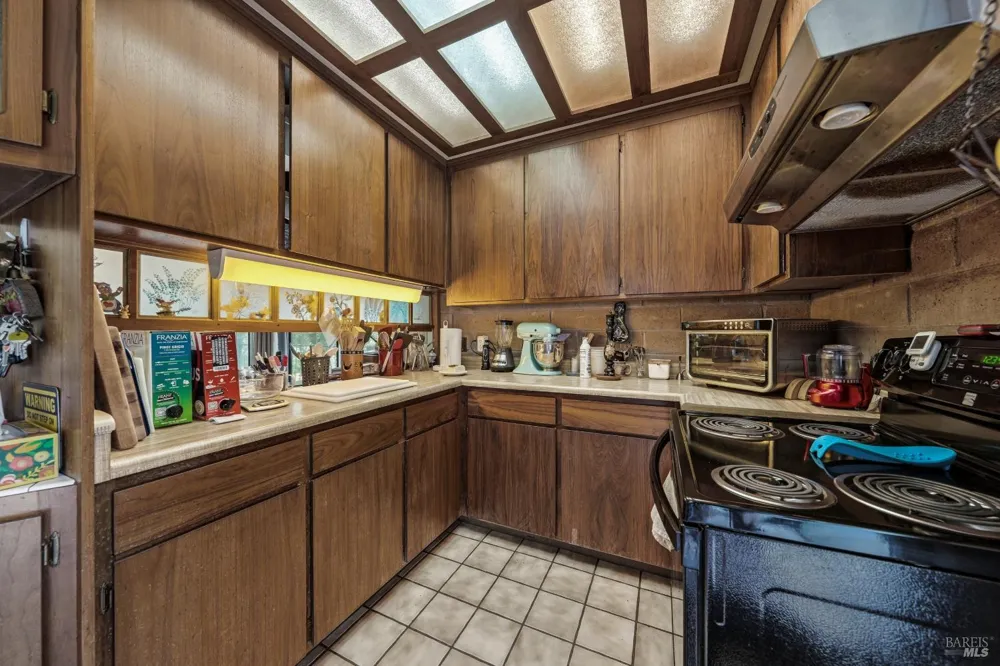 5290 Lake Boulevard Lower Lake, CA 95457