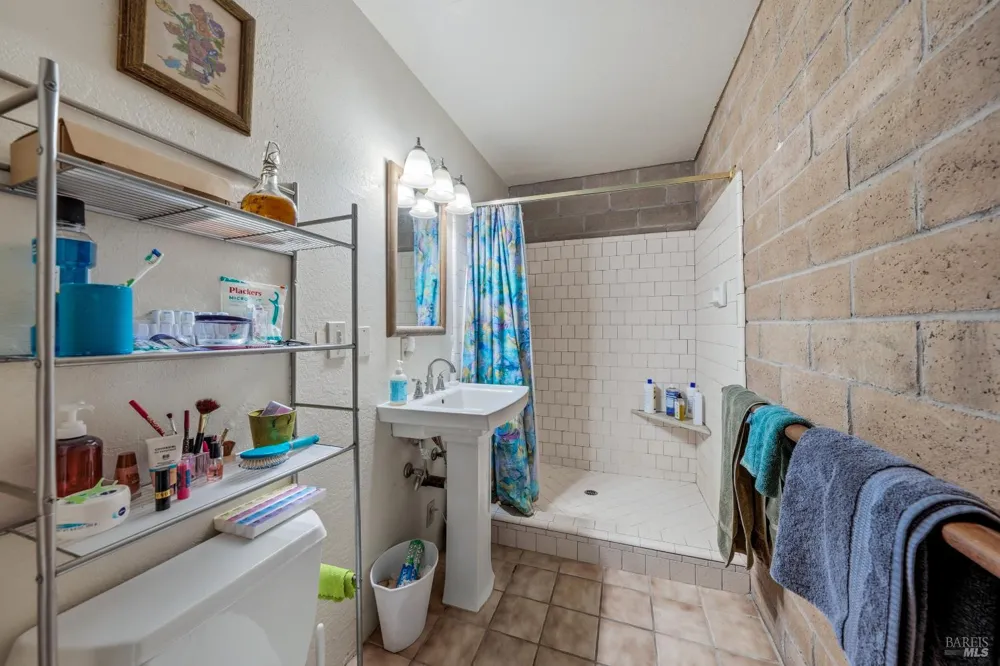 5290 Lake Boulevard Lower Lake, CA 95457