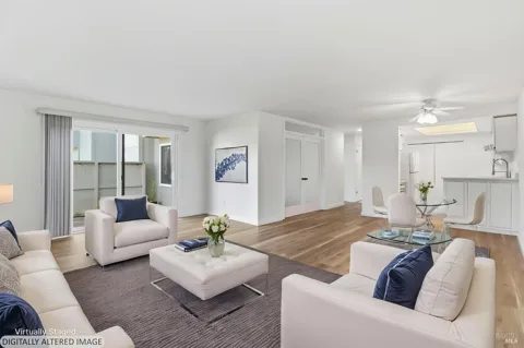 12 Lakeview Court