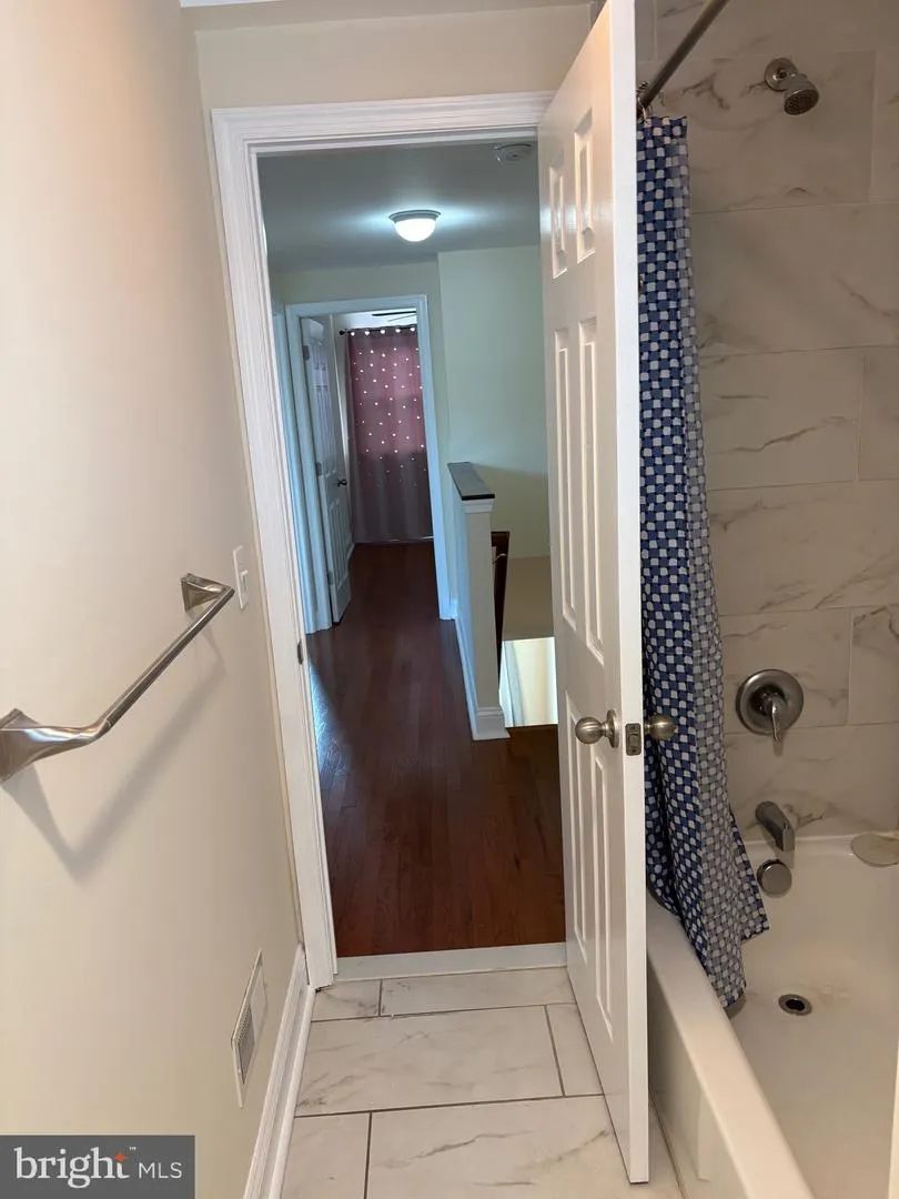 7151 AKRON STREET Philadelphia, PA 19149