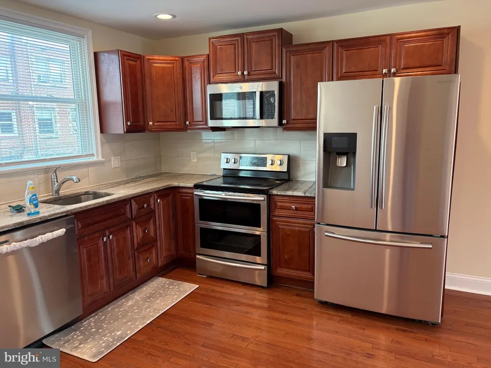7151 AKRON STREET Philadelphia, PA 19149