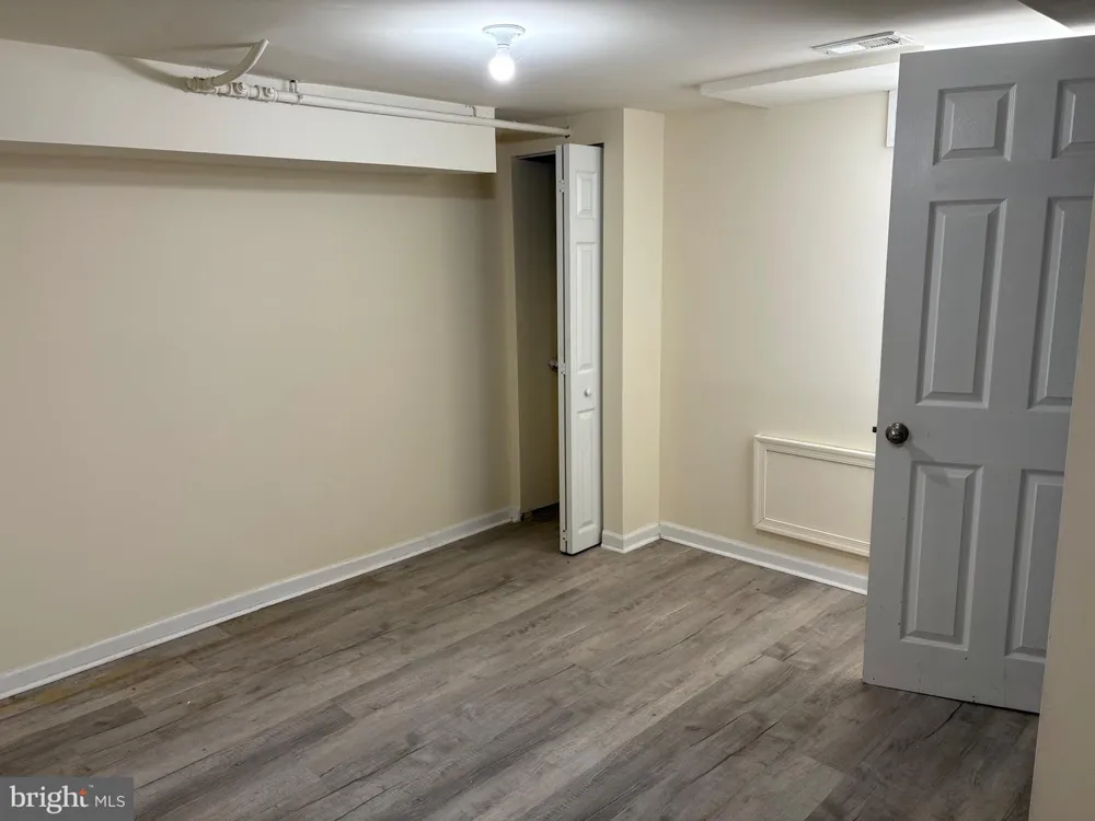 7151 AKRON STREET Philadelphia, PA 19149