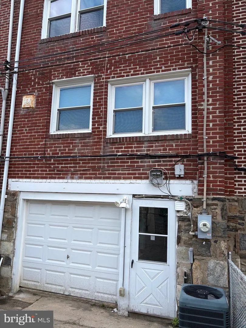 7151 AKRON STREET Philadelphia, PA 19149