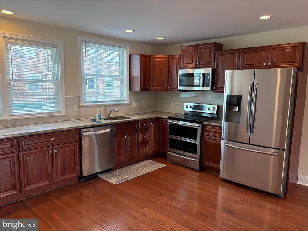 7151 AKRON STREET Philadelphia, PA 19149